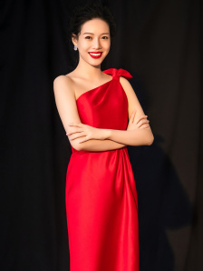 大婶家来了女明星